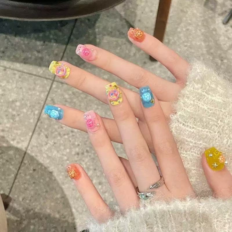 Nail Tech Accessories - 100 mini kolorowych żywicznych ozdób w